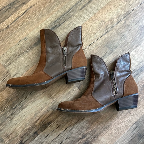 American Eagle Outfitters Shoes - American Eagle Outfitters Brown Leather Ankle Booties